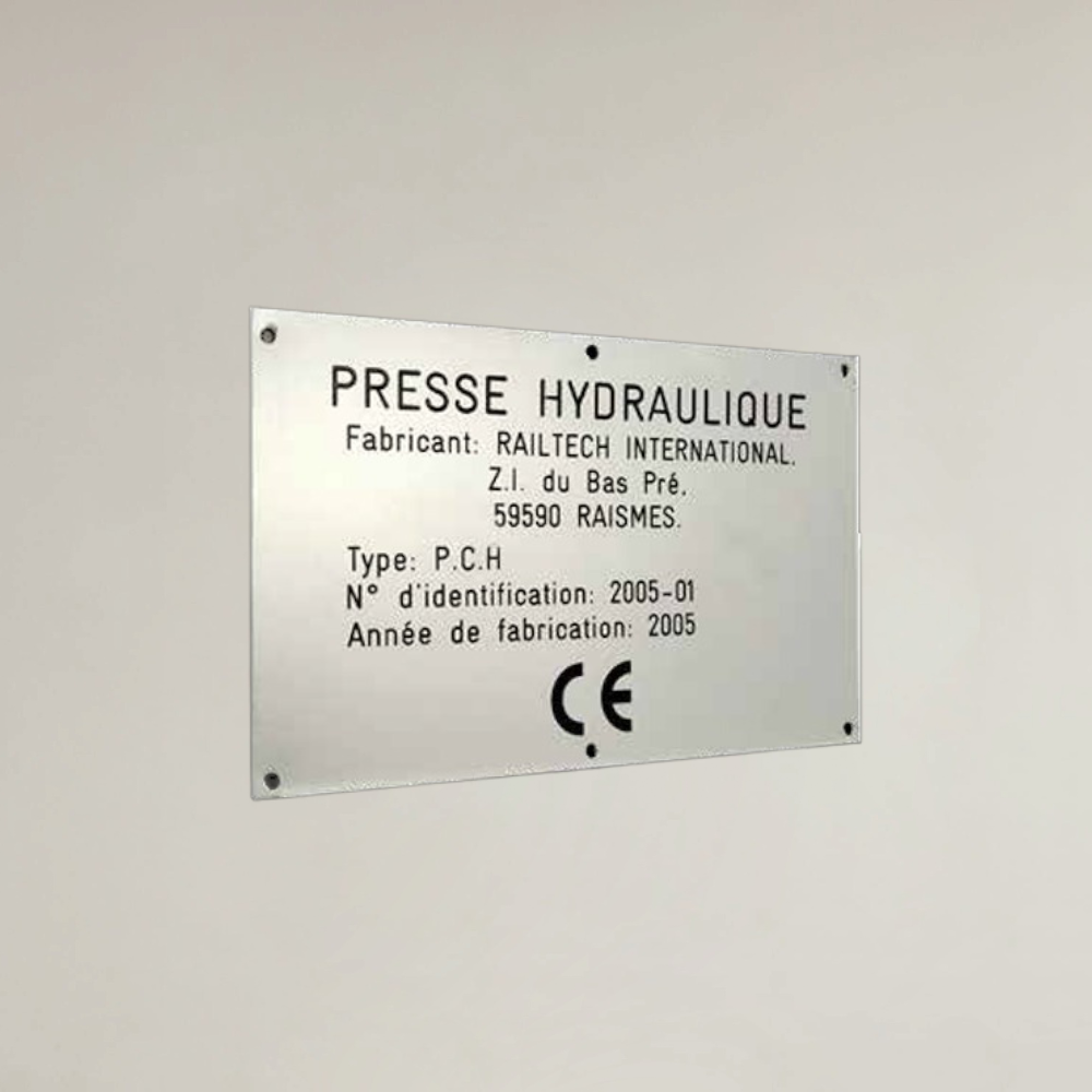 Grave ta plaque